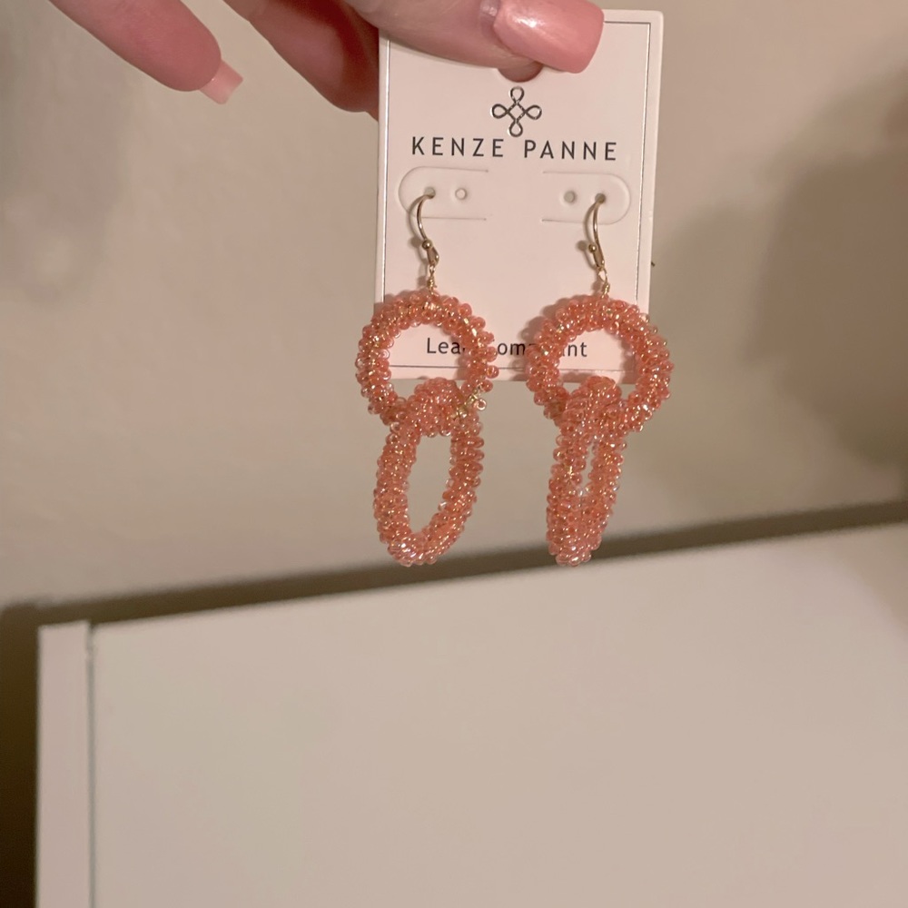NWT Kenze Panne coral/pink beaded hoop earrings